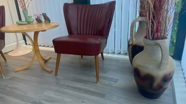 SHL-Wärmetechnik Sockelheizleiste unter Fenstern im Boden versenkt